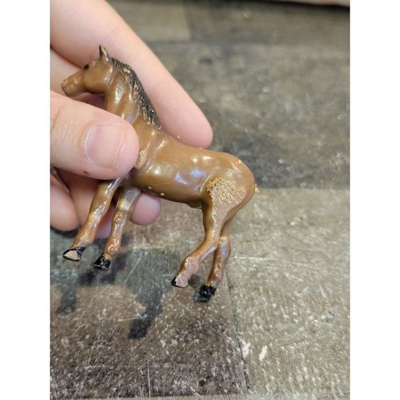 Brown house AS IS farm animal doll accessory toy - Picture 5 of 5